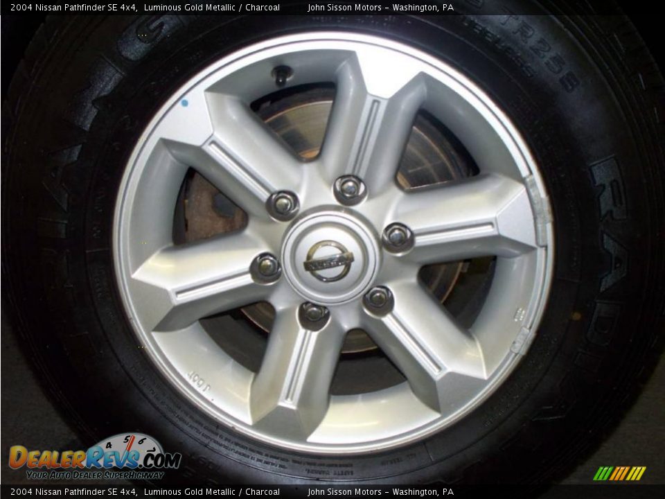 2004 Nissan Pathfinder SE 4x4 Luminous Gold Metallic / Charcoal Photo #12
