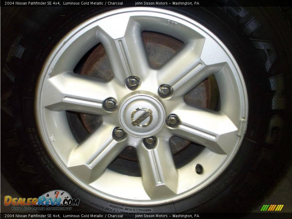2004 Nissan Pathfinder SE 4x4 Luminous Gold Metallic / Charcoal Photo #14
