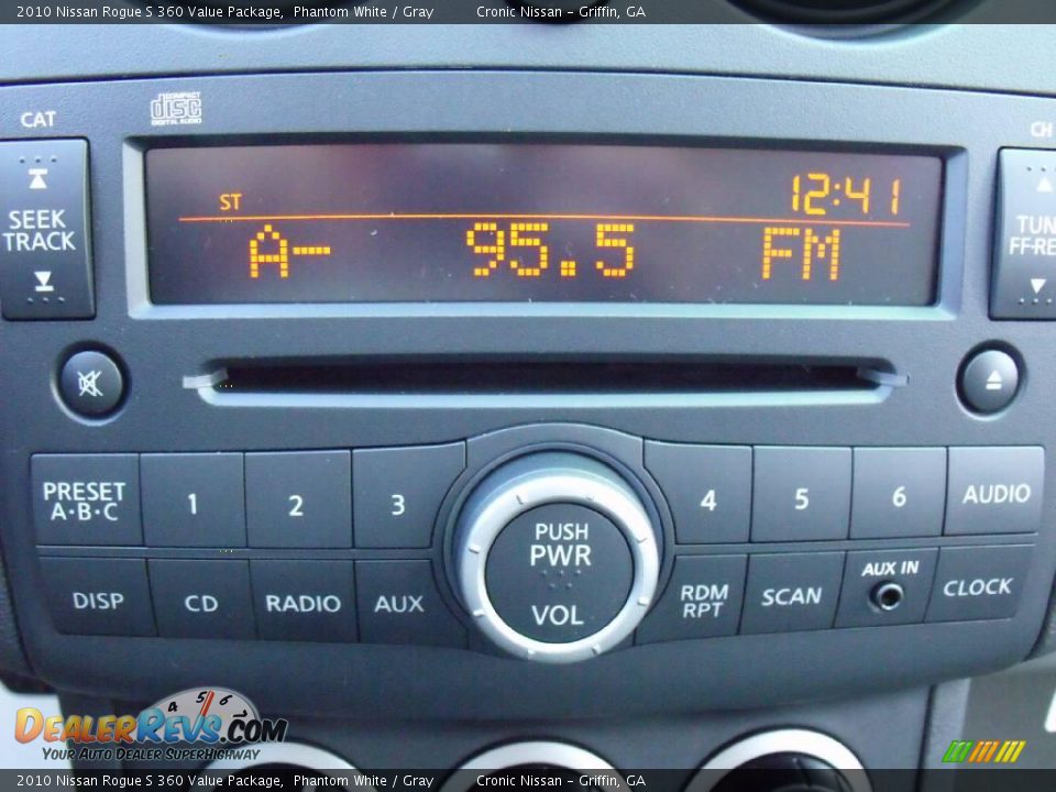 2010 Nissan Rogue S 360 Value Package Phantom White / Gray Photo #14