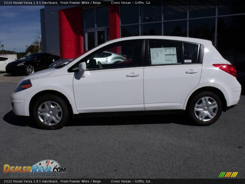 2010 Nissan Versa 1.8 S Hatchback Fresh Powder White / Beige Photo #2