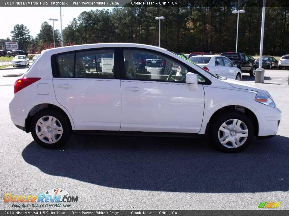 2010 Nissan Versa 1.8 S Hatchback Fresh Powder White / Beige Photo #6