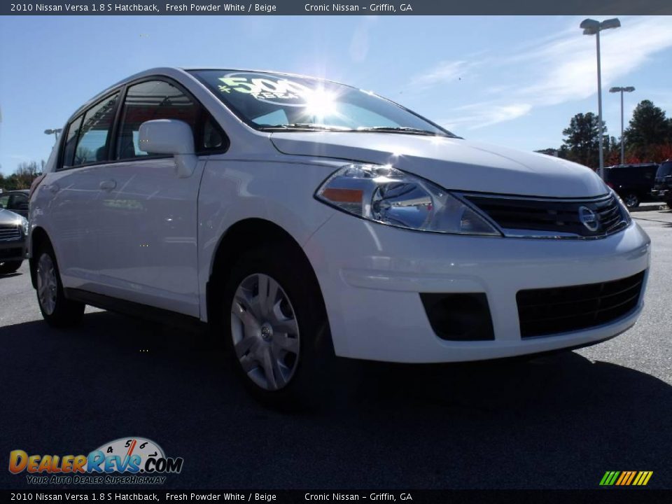 2010 Nissan Versa 1.8 S Hatchback Fresh Powder White / Beige Photo #7