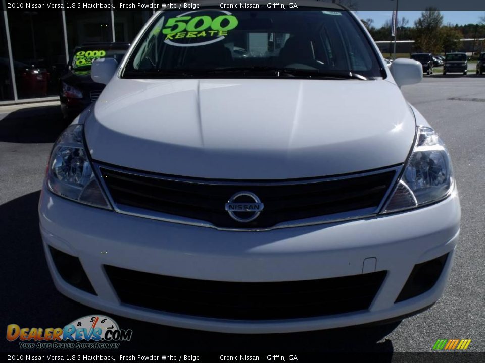2010 Nissan Versa 1.8 S Hatchback Fresh Powder White / Beige Photo #8