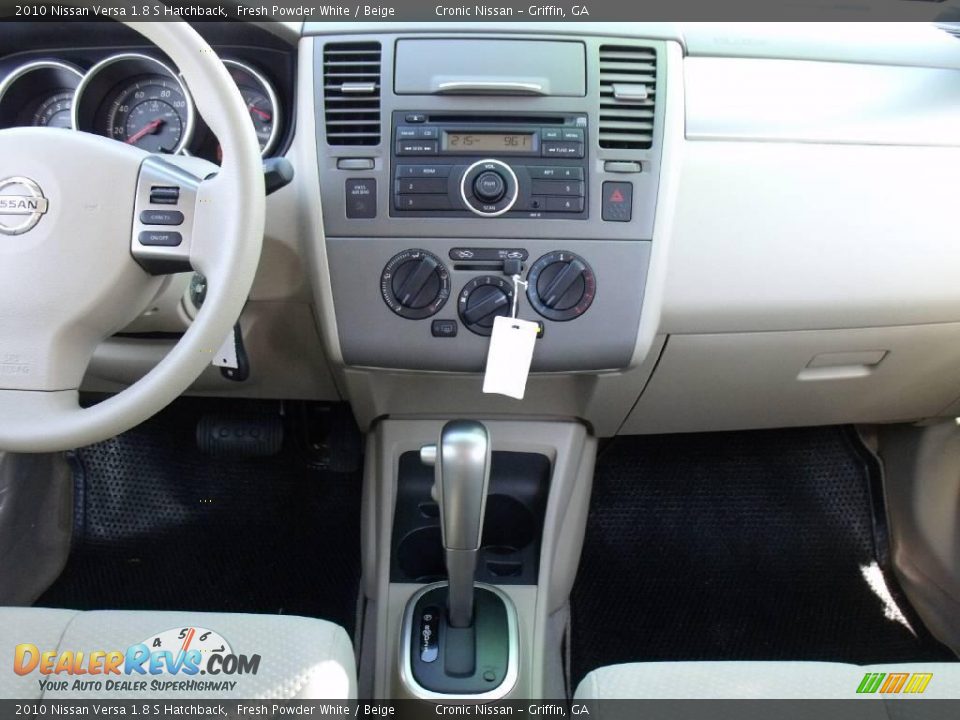 2010 Nissan Versa 1.8 S Hatchback Fresh Powder White / Beige Photo #14