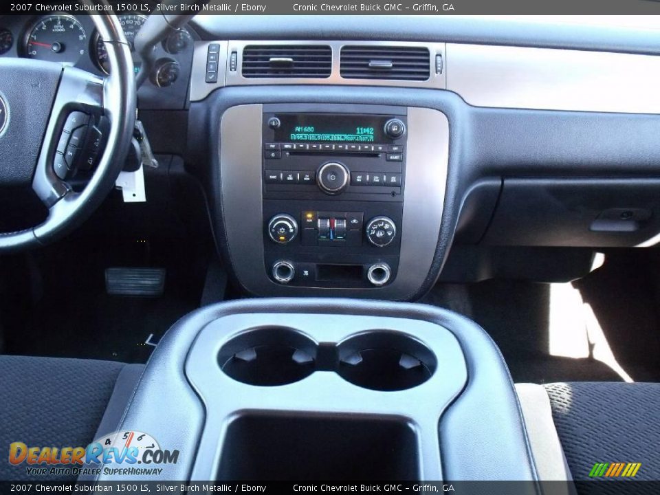 2007 Chevrolet Suburban 1500 LS Silver Birch Metallic / Ebony Photo #18
