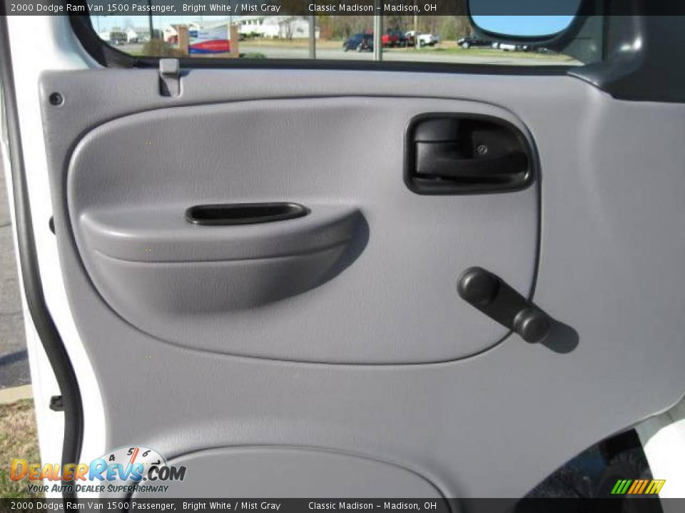 2000 Dodge Ram Van 1500 Passenger Bright White / Mist Gray Photo #11