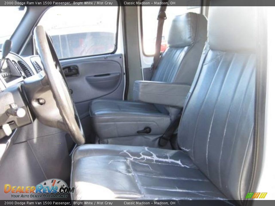 2000 Dodge Ram Van 1500 Passenger Bright White / Mist Gray Photo #12