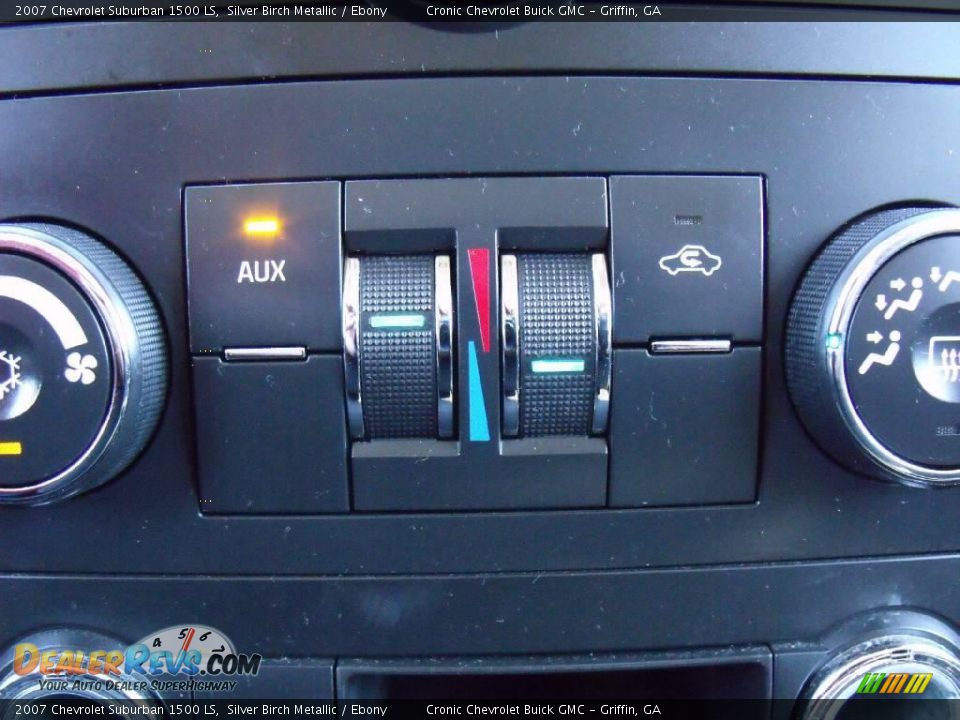 2007 Chevrolet Suburban 1500 LS Silver Birch Metallic / Ebony Photo #22
