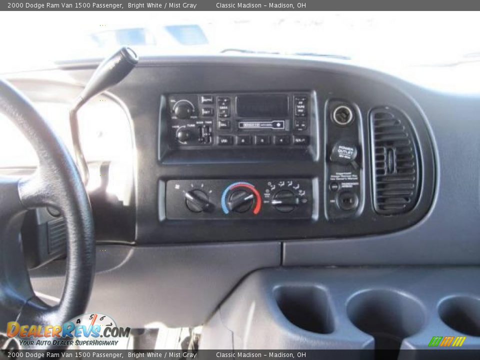 2000 Dodge Ram Van 1500 Passenger Bright White / Mist Gray Photo #15