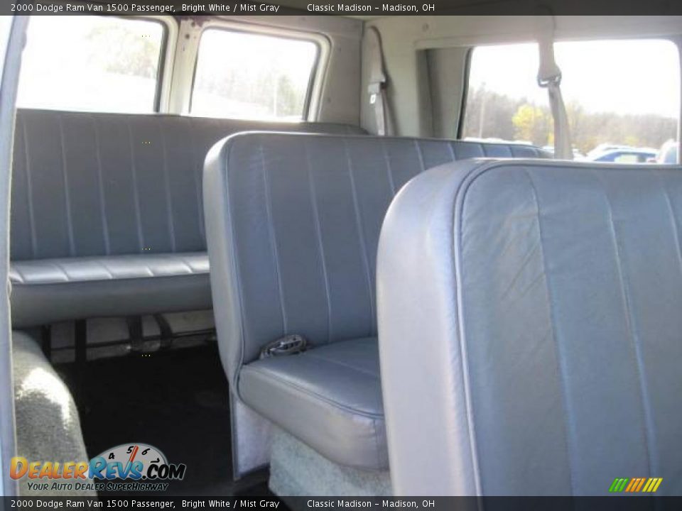 2000 Dodge Ram Van 1500 Passenger Bright White / Mist Gray Photo #18