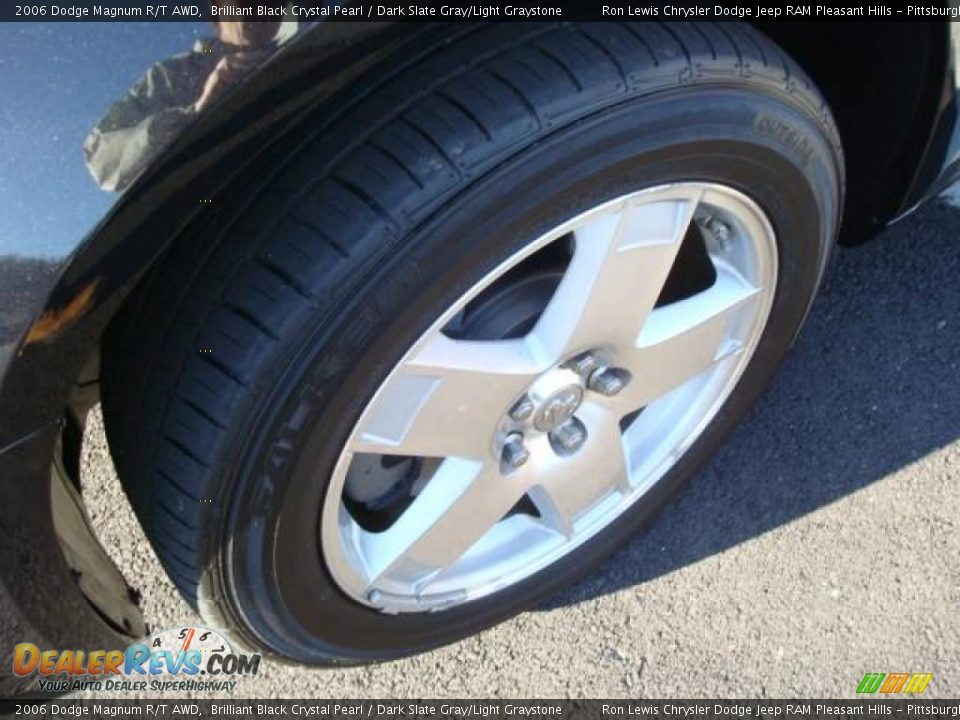 2006 Dodge Magnum R/T AWD Brilliant Black Crystal Pearl / Dark Slate Gray/Light Graystone Photo #9