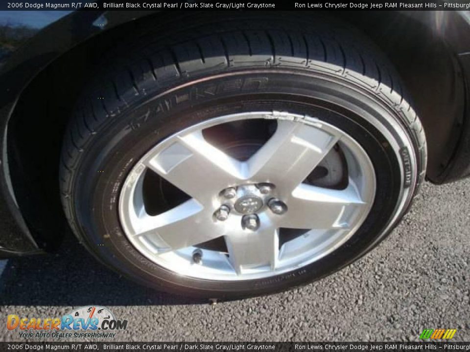 2006 Dodge Magnum R/T AWD Brilliant Black Crystal Pearl / Dark Slate Gray/Light Graystone Photo #12