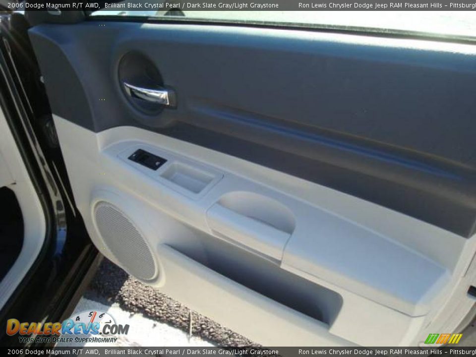2006 Dodge Magnum R/T AWD Brilliant Black Crystal Pearl / Dark Slate Gray/Light Graystone Photo #15