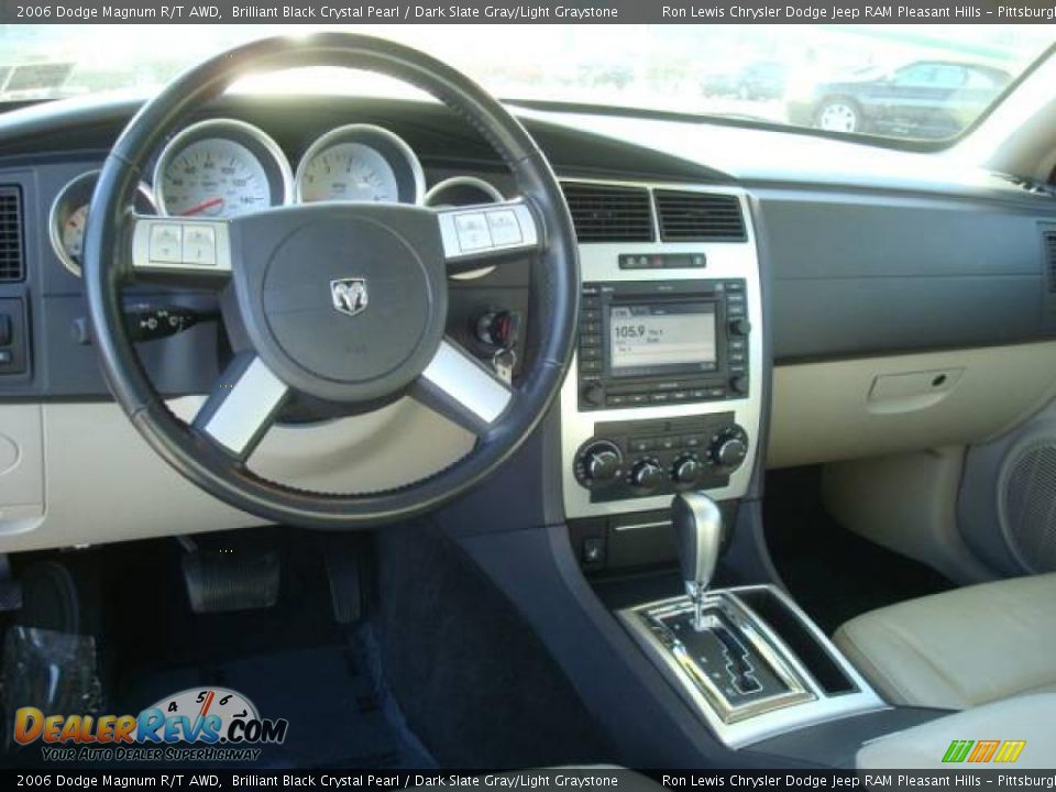 2006 Dodge Magnum R/T AWD Brilliant Black Crystal Pearl / Dark Slate Gray/Light Graystone Photo #21