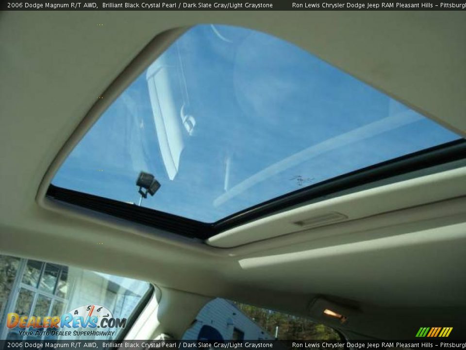 2006 Dodge Magnum R/T AWD Brilliant Black Crystal Pearl / Dark Slate Gray/Light Graystone Photo #22