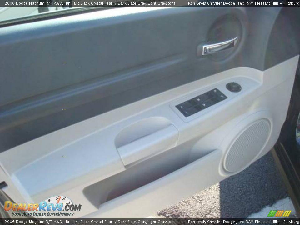 2006 Dodge Magnum R/T AWD Brilliant Black Crystal Pearl / Dark Slate Gray/Light Graystone Photo #24
