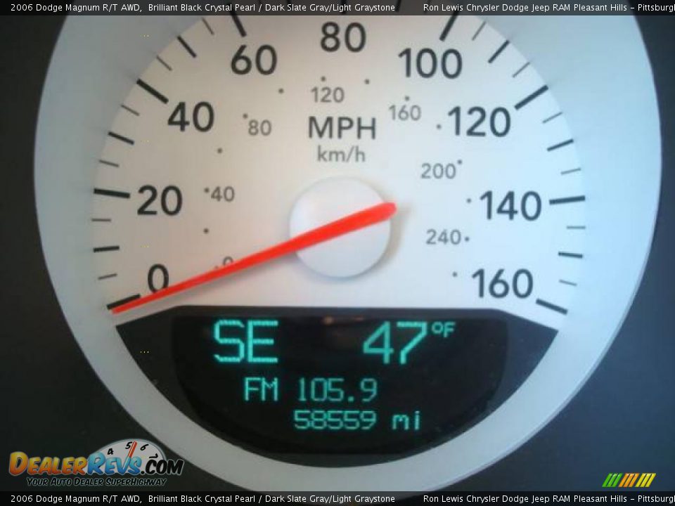 2006 Dodge Magnum R/T AWD Brilliant Black Crystal Pearl / Dark Slate Gray/Light Graystone Photo #25