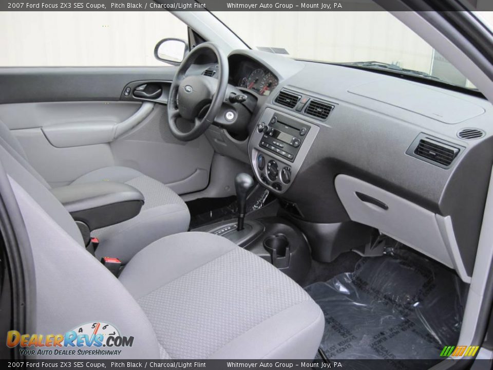 2007 Ford Focus ZX3 SES Coupe Pitch Black / Charcoal/Light Flint Photo #6