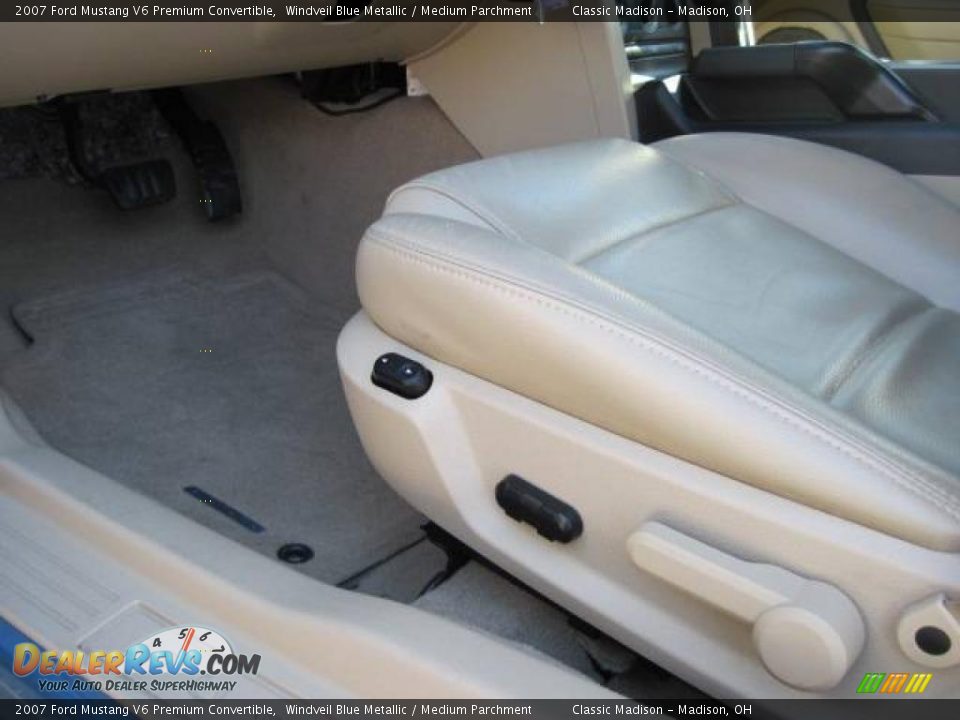2007 Ford Mustang V6 Premium Convertible Windveil Blue Metallic / Medium Parchment Photo #13
