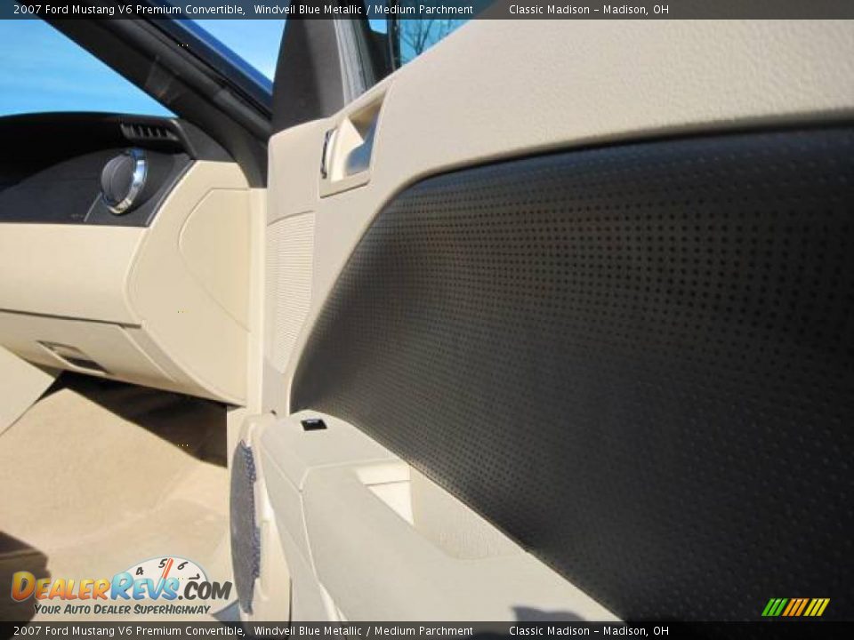 2007 Ford Mustang V6 Premium Convertible Windveil Blue Metallic / Medium Parchment Photo #17