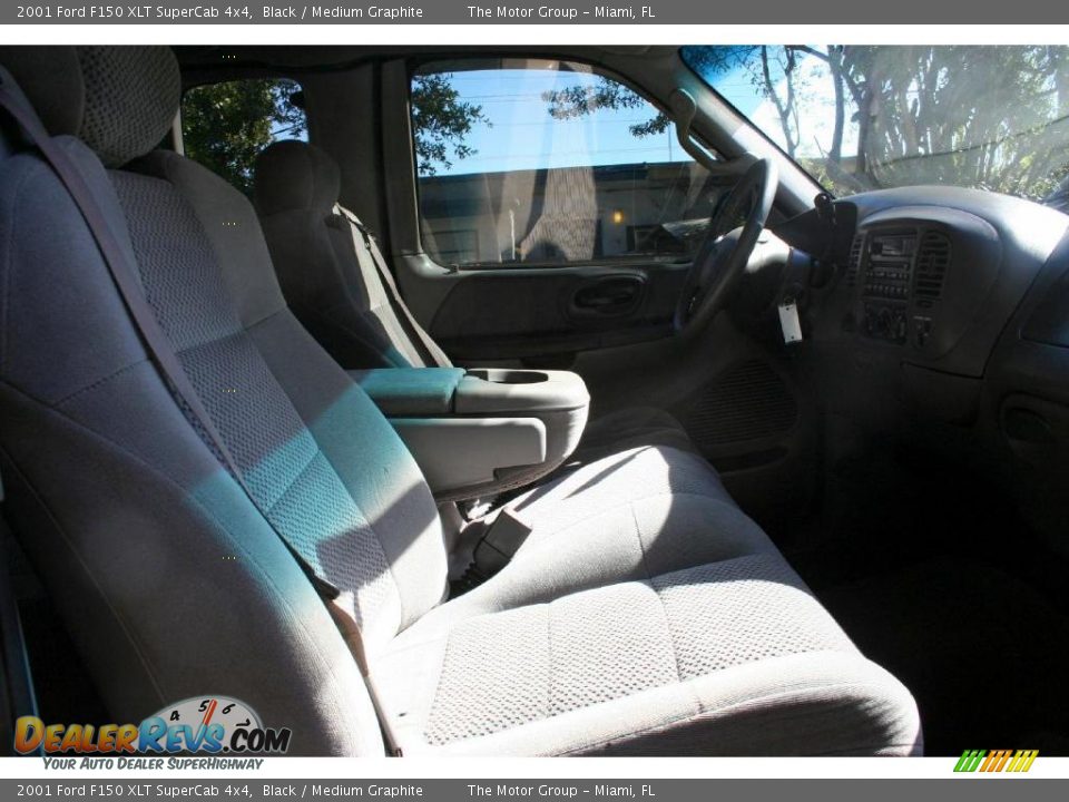 2001 Ford F150 XLT SuperCab 4x4 Black / Medium Graphite Photo #36