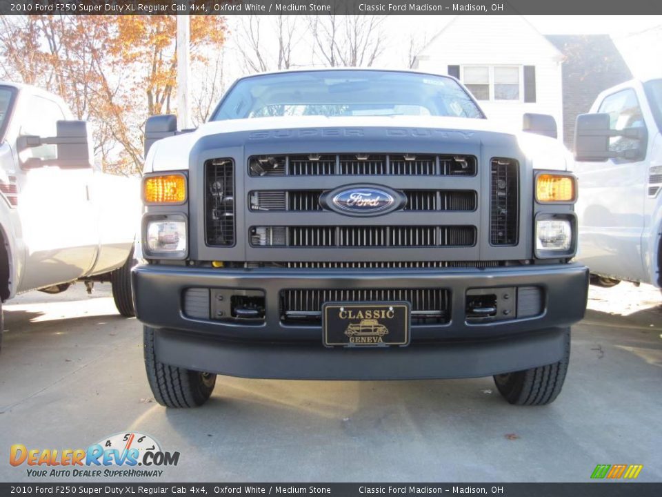 2010 Ford F250 Super Duty XL Regular Cab 4x4 Oxford White / Medium Stone Photo #2