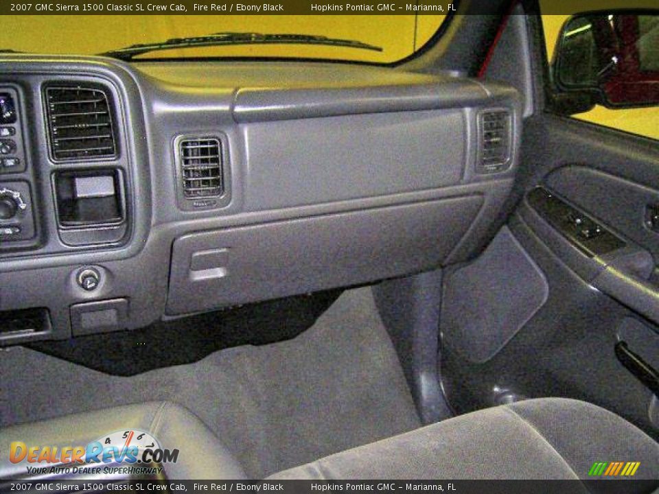 2007 GMC Sierra 1500 Classic SL Crew Cab Fire Red / Ebony Black Photo #31