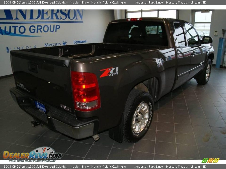 2008 GMC Sierra 1500 SLE Extended Cab 4x4 Medium Brown Metallic / Light Cashmere Photo #2