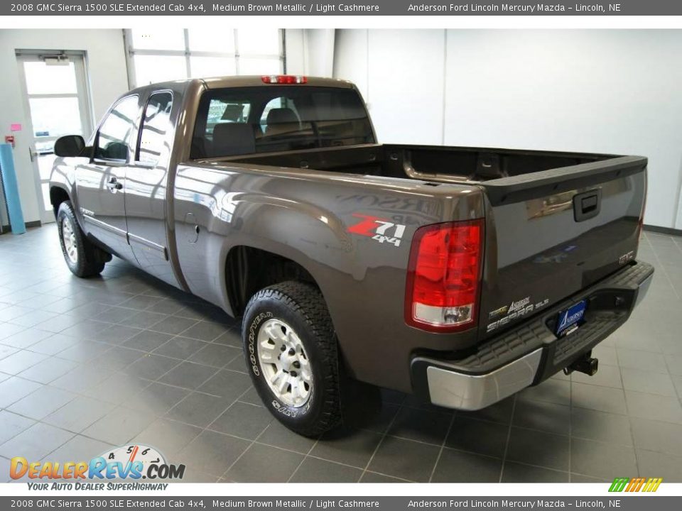 2008 GMC Sierra 1500 SLE Extended Cab 4x4 Medium Brown Metallic / Light Cashmere Photo #4