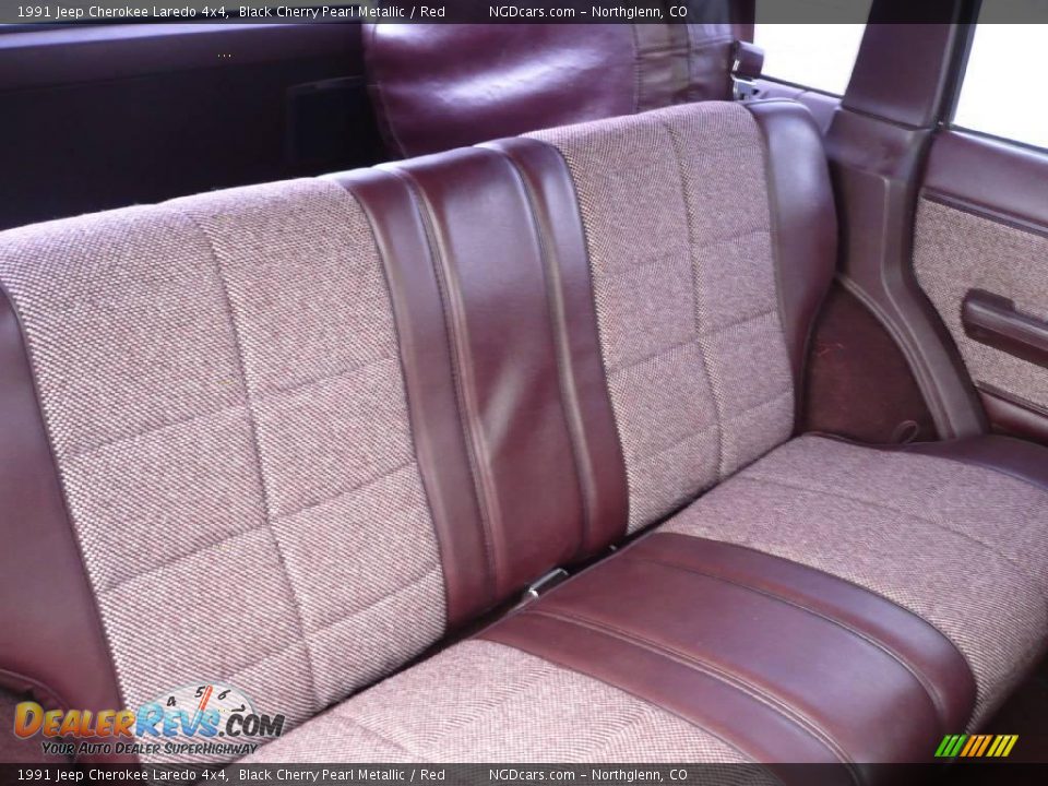 1991 Jeep Cherokee Laredo 4x4 Black Cherry Pearl Metallic / Red Photo #9
