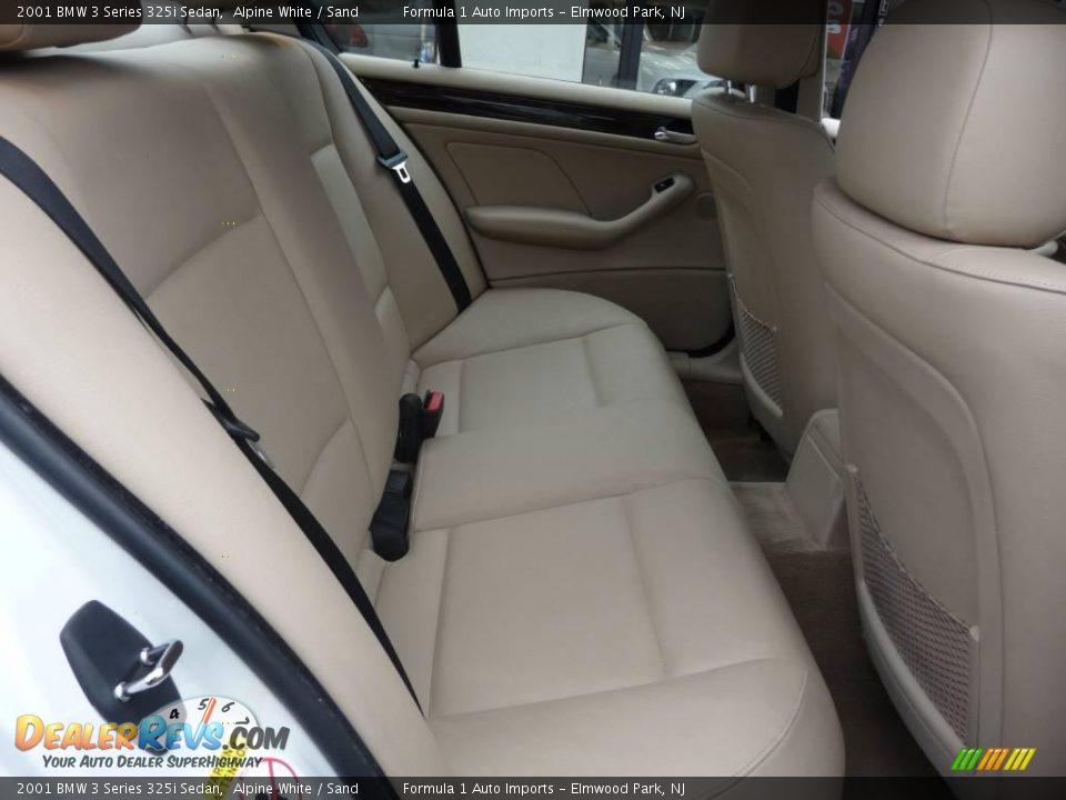 2001 BMW 3 Series 325i Sedan Alpine White / Sand Photo #7