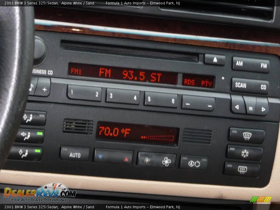2001 BMW 3 Series 325i Sedan Alpine White / Sand Photo #10