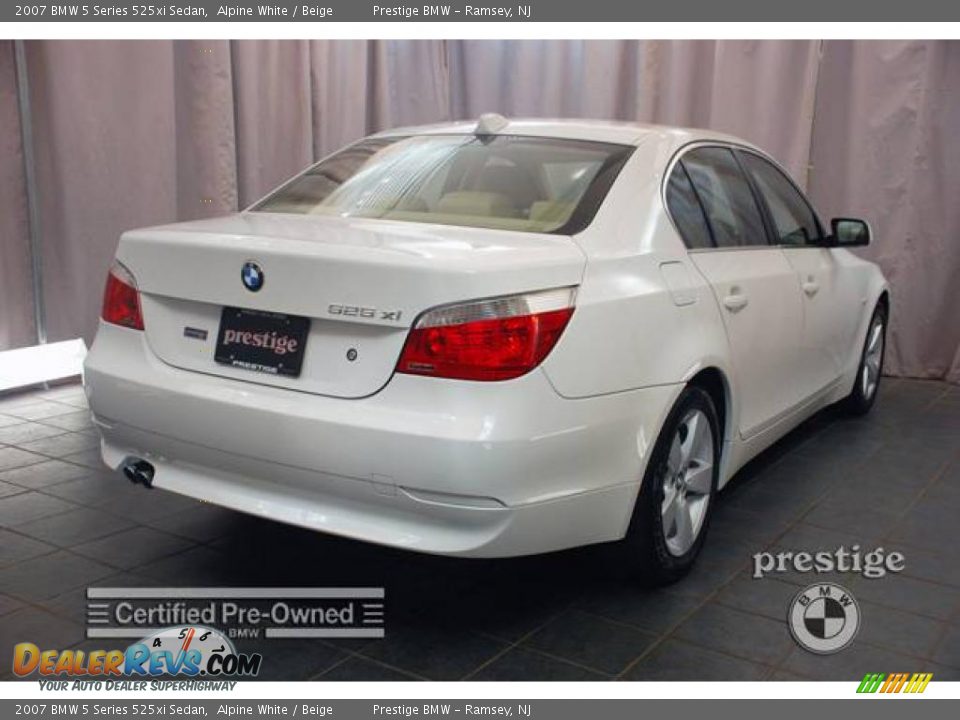 2007 BMW 5 Series 525xi Sedan Alpine White / Beige Photo #2