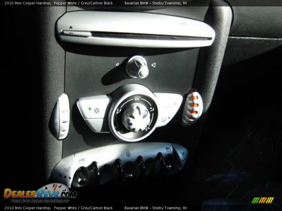 2010 Mini Cooper Hardtop Pepper White / Grey/Carbon Black Photo #14