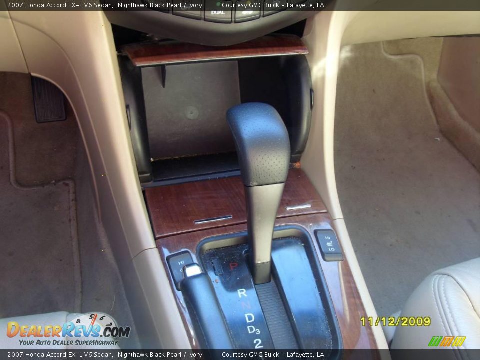 2007 Honda Accord EX-L V6 Sedan Nighthawk Black Pearl / Ivory Photo #17