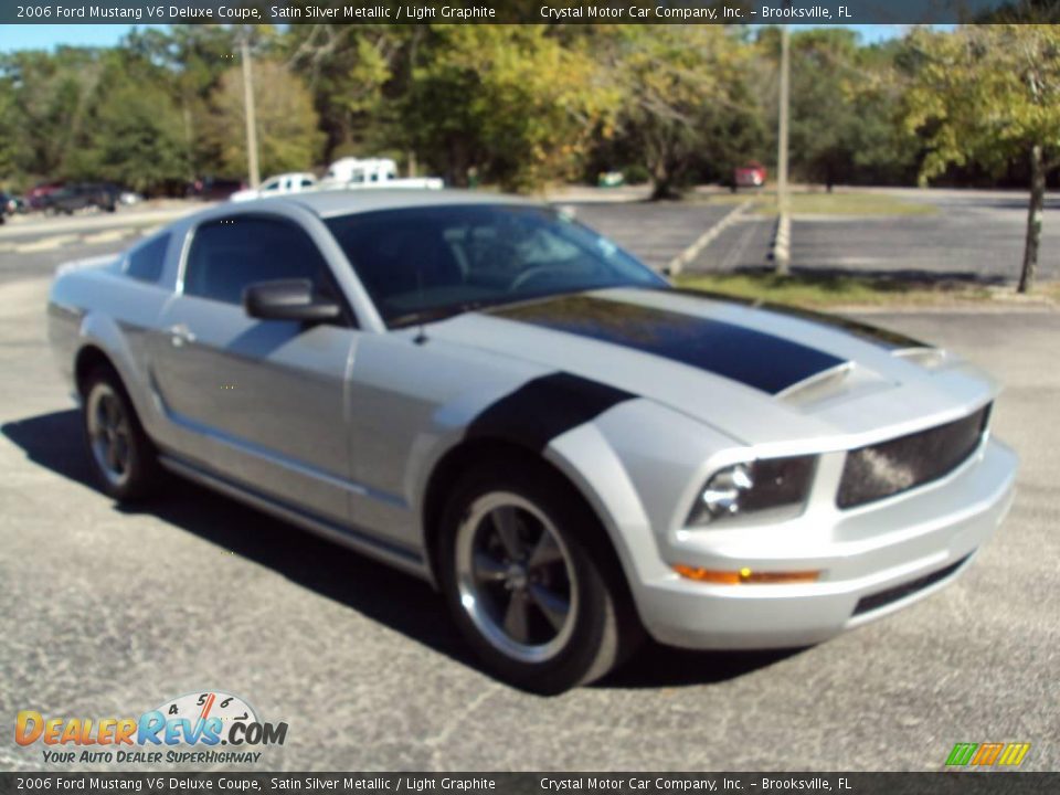 2006 Ford Mustang V6 Deluxe Coupe Satin Silver Metallic / Light Graphite Photo #10