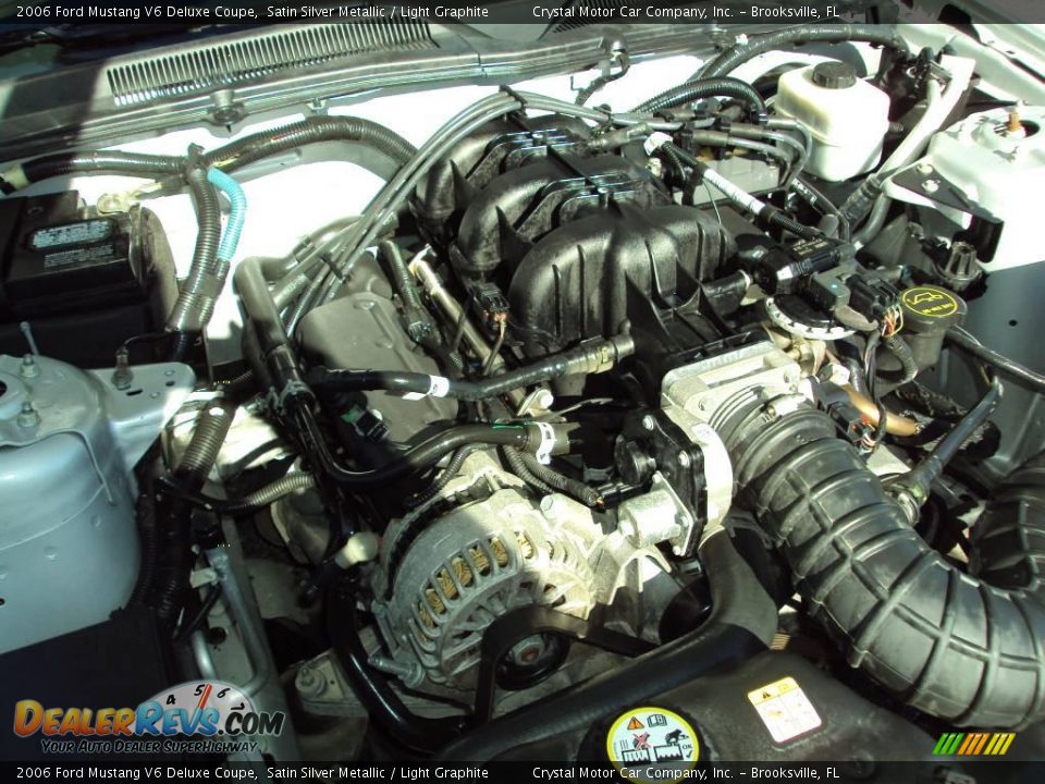 2006 Ford Mustang V6 Deluxe Coupe Satin Silver Metallic / Light Graphite Photo #15