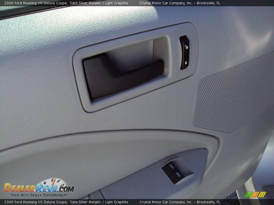 2006 Ford Mustang V6 Deluxe Coupe Satin Silver Metallic / Light Graphite Photo #16