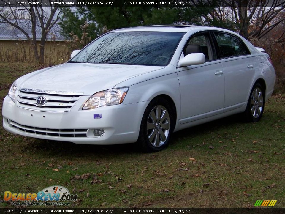 2005 Toyota Avalon XLS Blizzard White Pearl / Graphite Gray Photo #1