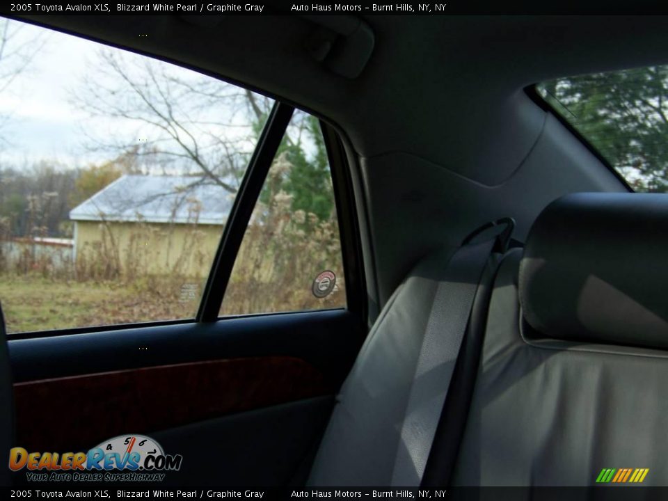 2005 Toyota Avalon XLS Blizzard White Pearl / Graphite Gray Photo #2