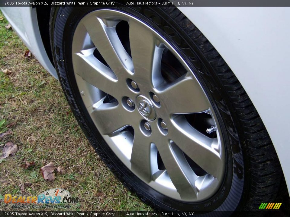 2005 Toyota Avalon XLS Blizzard White Pearl / Graphite Gray Photo #5