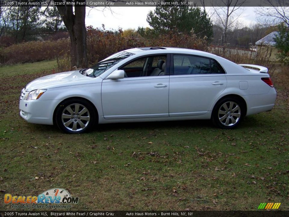 2005 Toyota Avalon XLS Blizzard White Pearl / Graphite Gray Photo #11