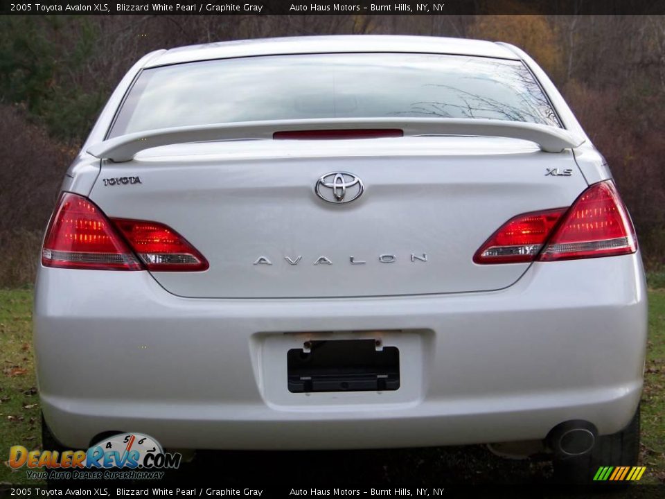 2005 Toyota Avalon XLS Blizzard White Pearl / Graphite Gray Photo #18