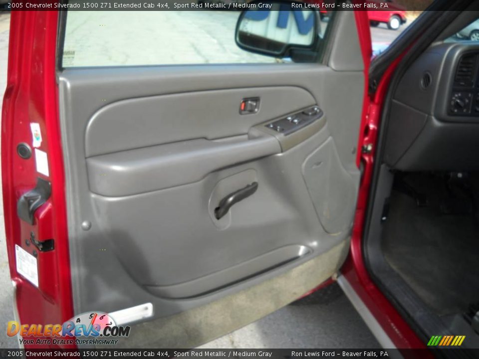 2005 Chevrolet Silverado 1500 Z71 Extended Cab 4x4 Sport Red Metallic / Medium Gray Photo #6