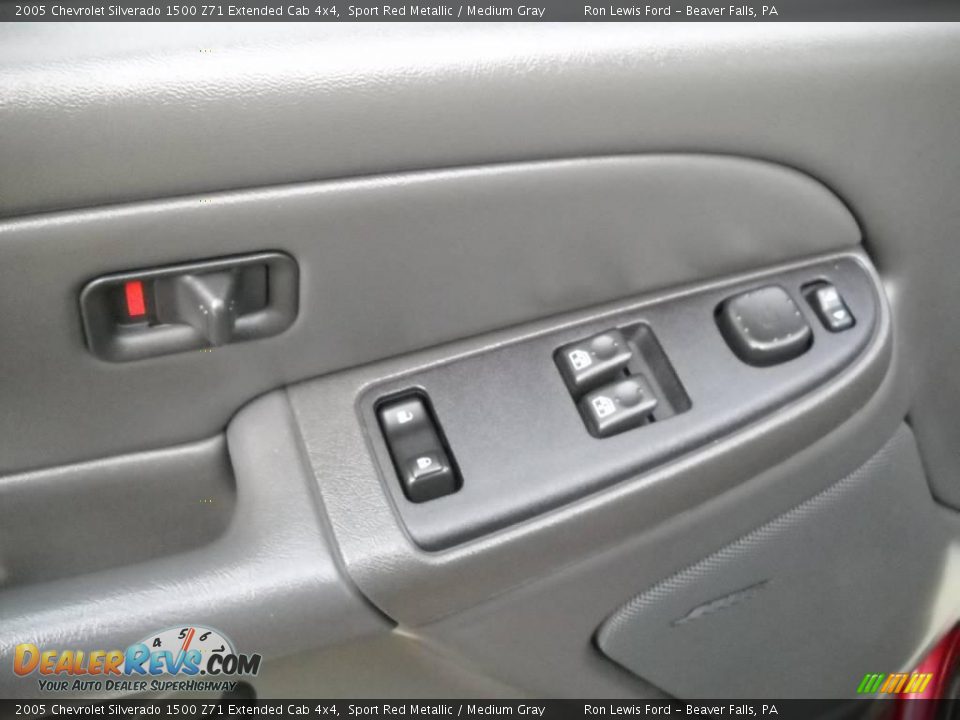 2005 Chevrolet Silverado 1500 Z71 Extended Cab 4x4 Sport Red Metallic / Medium Gray Photo #21