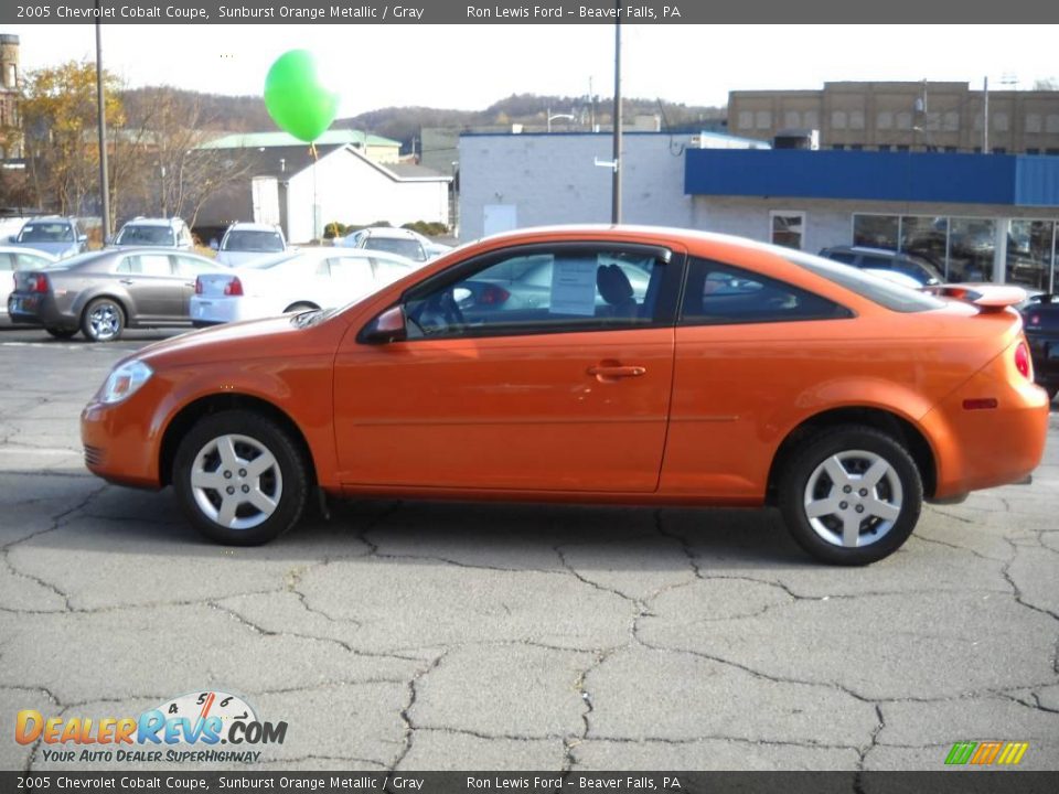 2005 Chevrolet Cobalt Coupe Sunburst Orange Metallic / Gray Photo #5