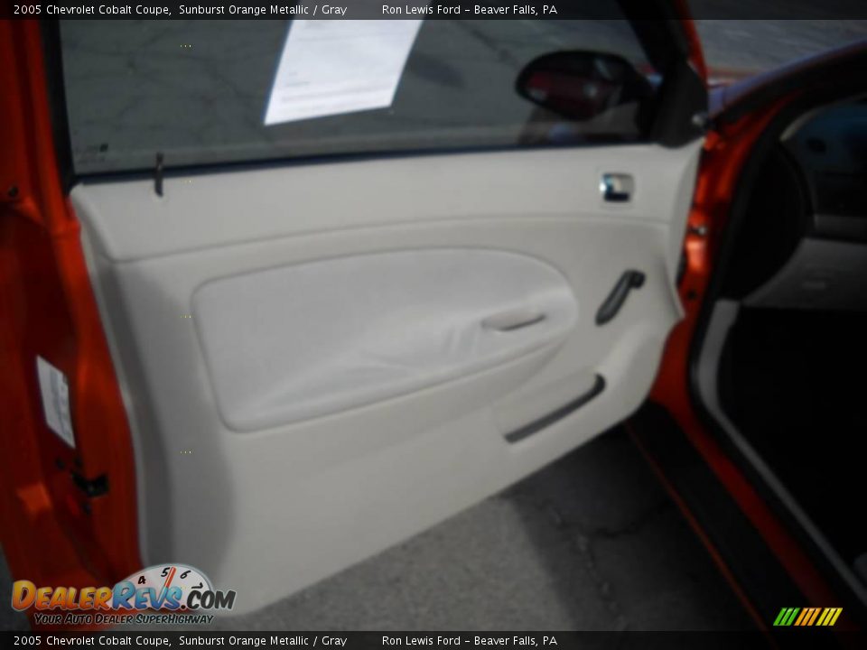 2005 Chevrolet Cobalt Coupe Sunburst Orange Metallic / Gray Photo #6