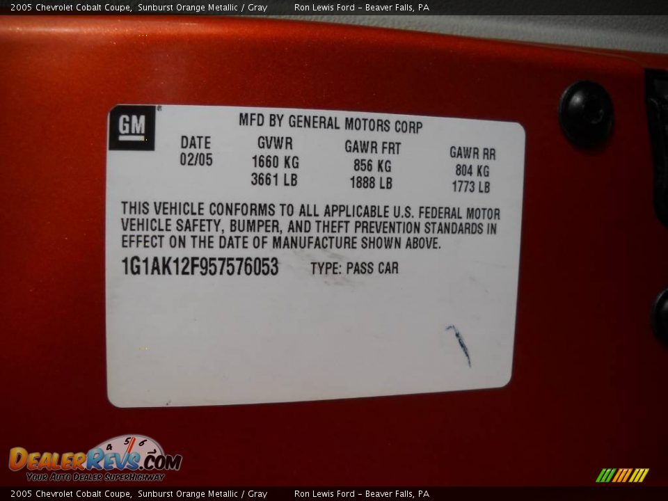 2005 Chevrolet Cobalt Coupe Sunburst Orange Metallic / Gray Photo #9