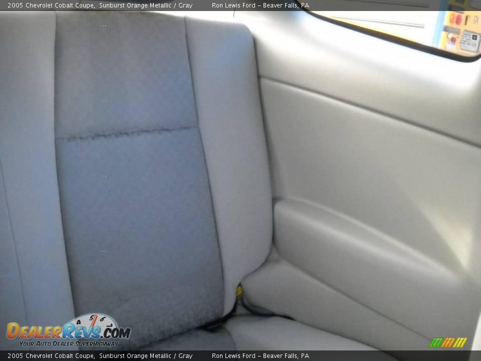 2005 Chevrolet Cobalt Coupe Sunburst Orange Metallic / Gray Photo #12