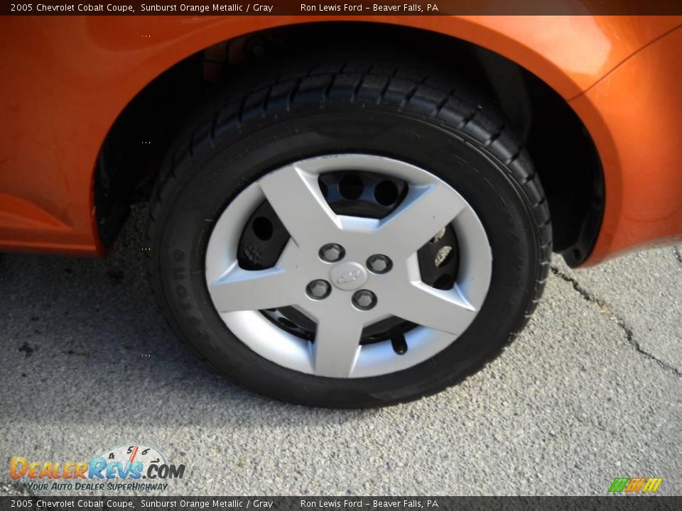 2005 Chevrolet Cobalt Coupe Sunburst Orange Metallic / Gray Photo #14